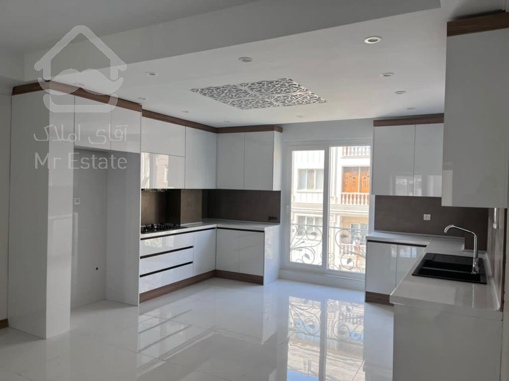 ۸۲ متر، چهارباغ