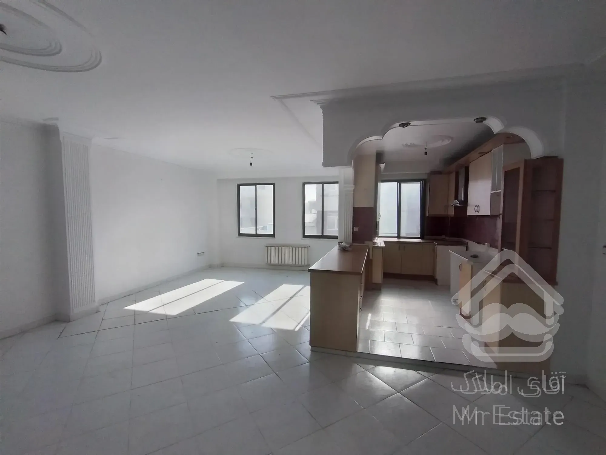 آپارتمان ۱۰۵ متر.تمیز. بلوار اباذر.کوچه گلستان ۲۹