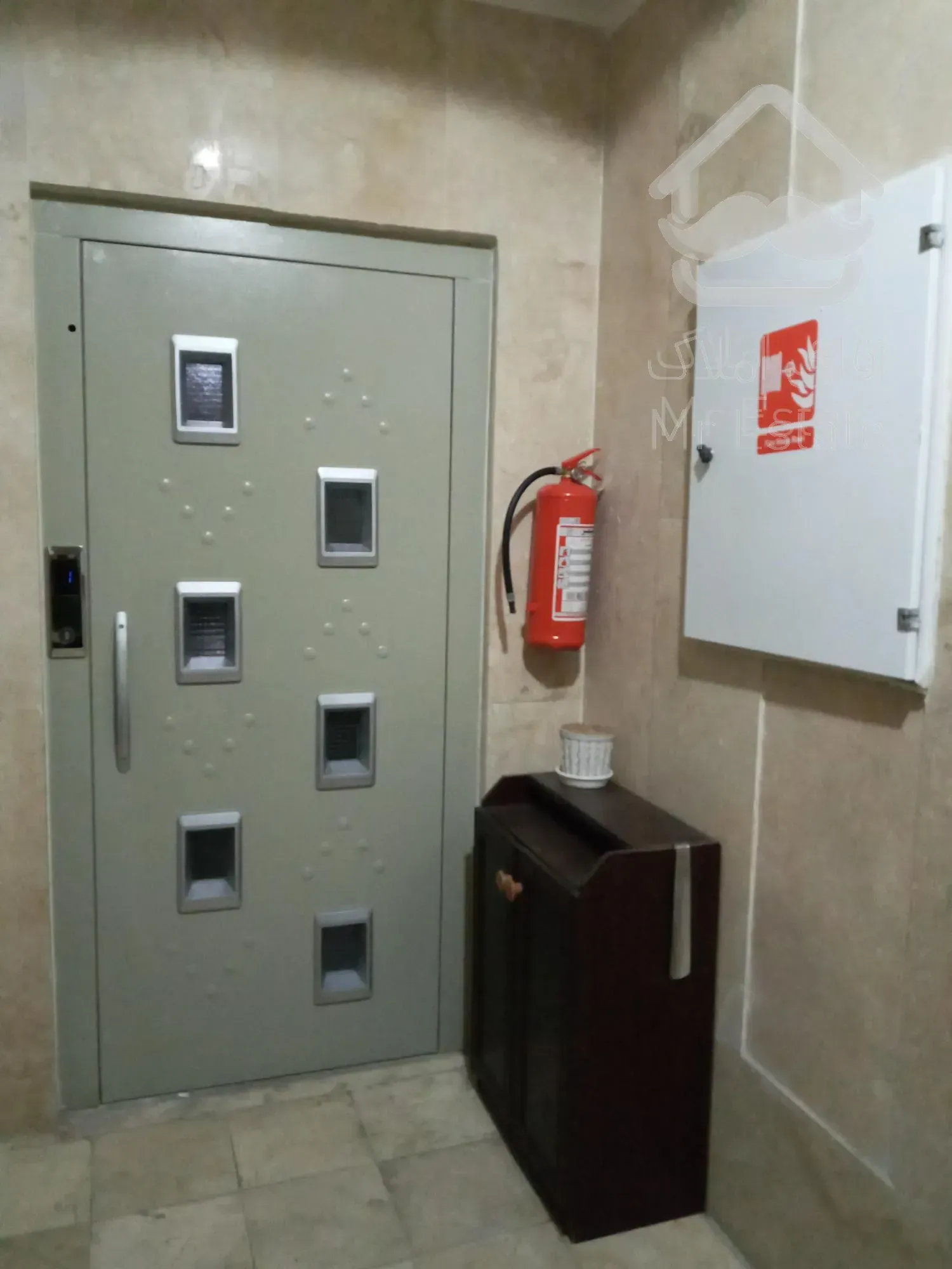 آپارتمان با پارکینگ و آسانسور در بریانک