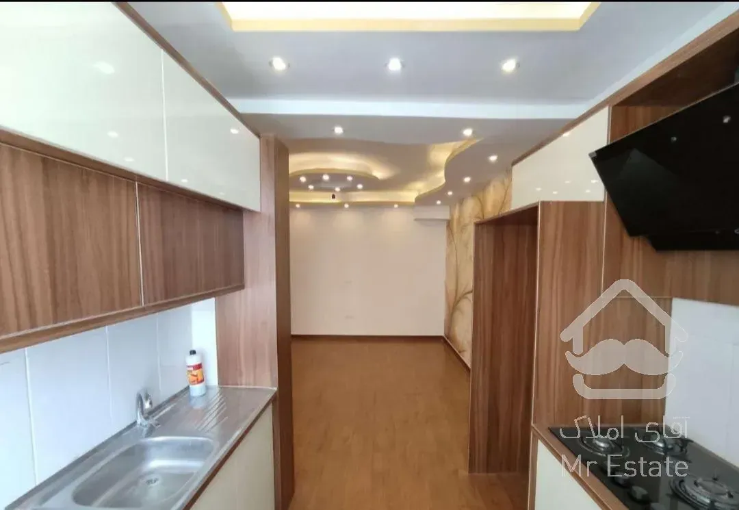 ۸۵متر*سالن یک تکه بدون پرتی*لوکیشن دنج