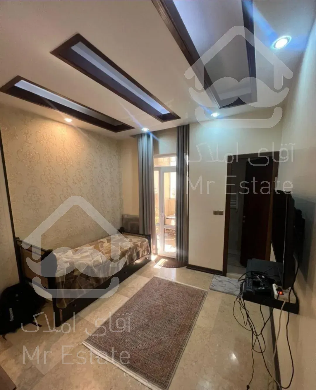 ۹۰متر*سالن یک تکه بدون پرتی*تاپ لوکیشن