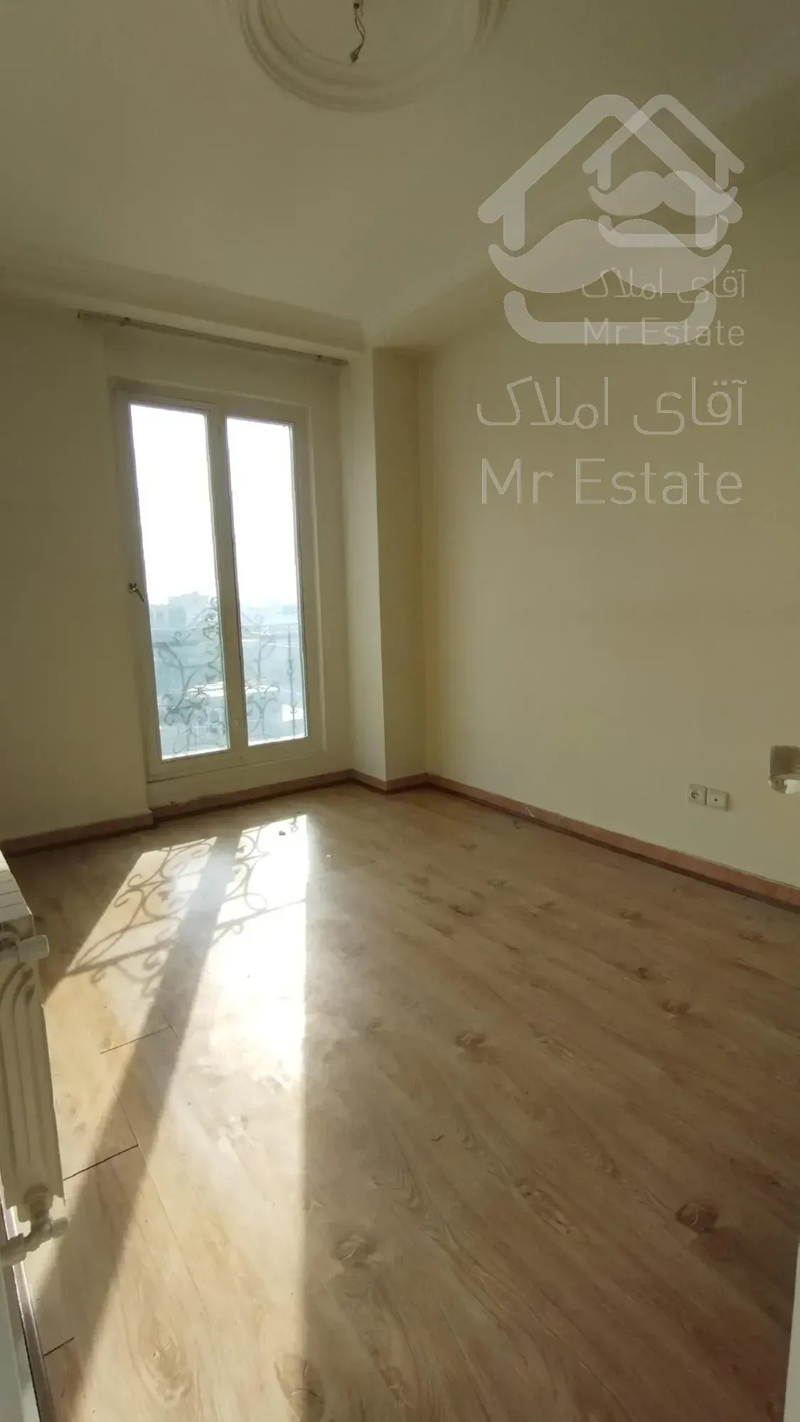 ۸۰متر*خطی رو به آفتاب*بدون پرتی*کم واحد