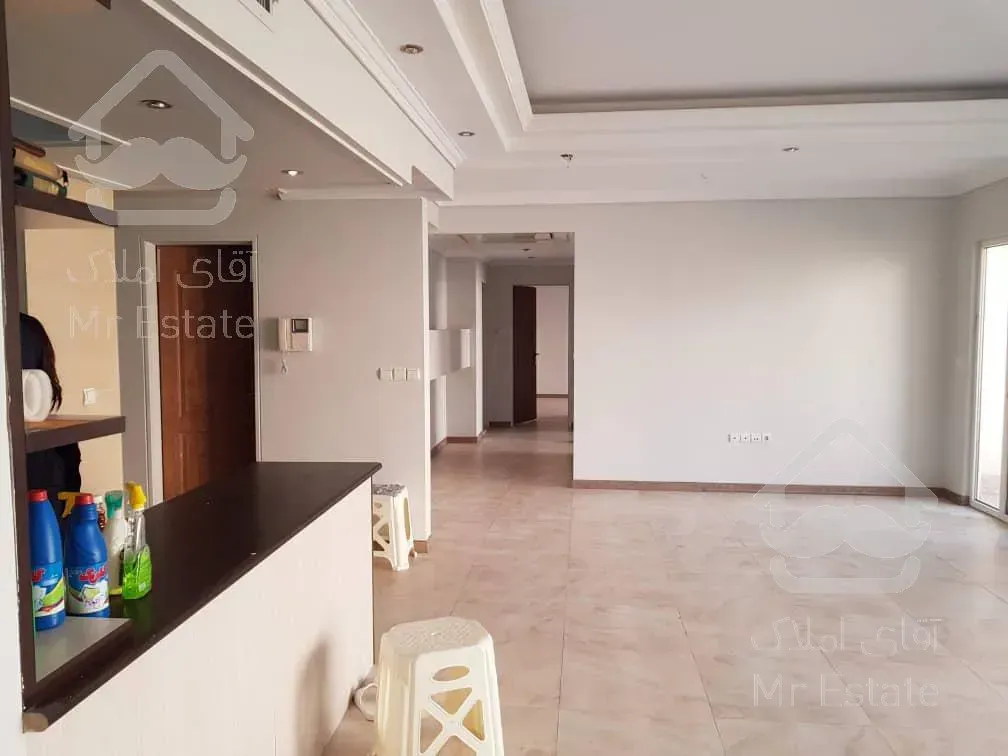 ۱۳۵ متری شاهین شمالی فول استخر سونا جکوزی سالن ورزش سالن تشریفات لابی لابی من فضای سبز