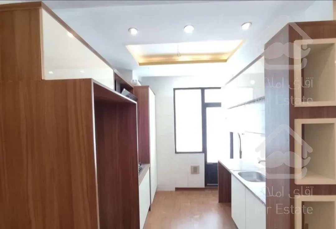 ۸۵متر*سالن یک تکه بدون پرتی*لوکیشن دنج