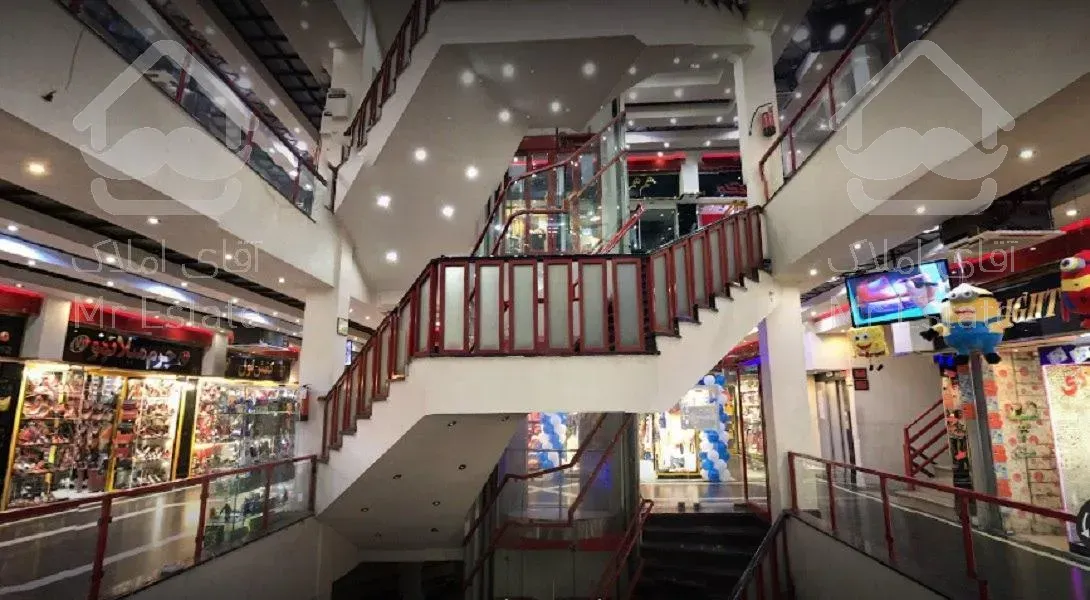 مغازه ۱۴متری در پاساژ