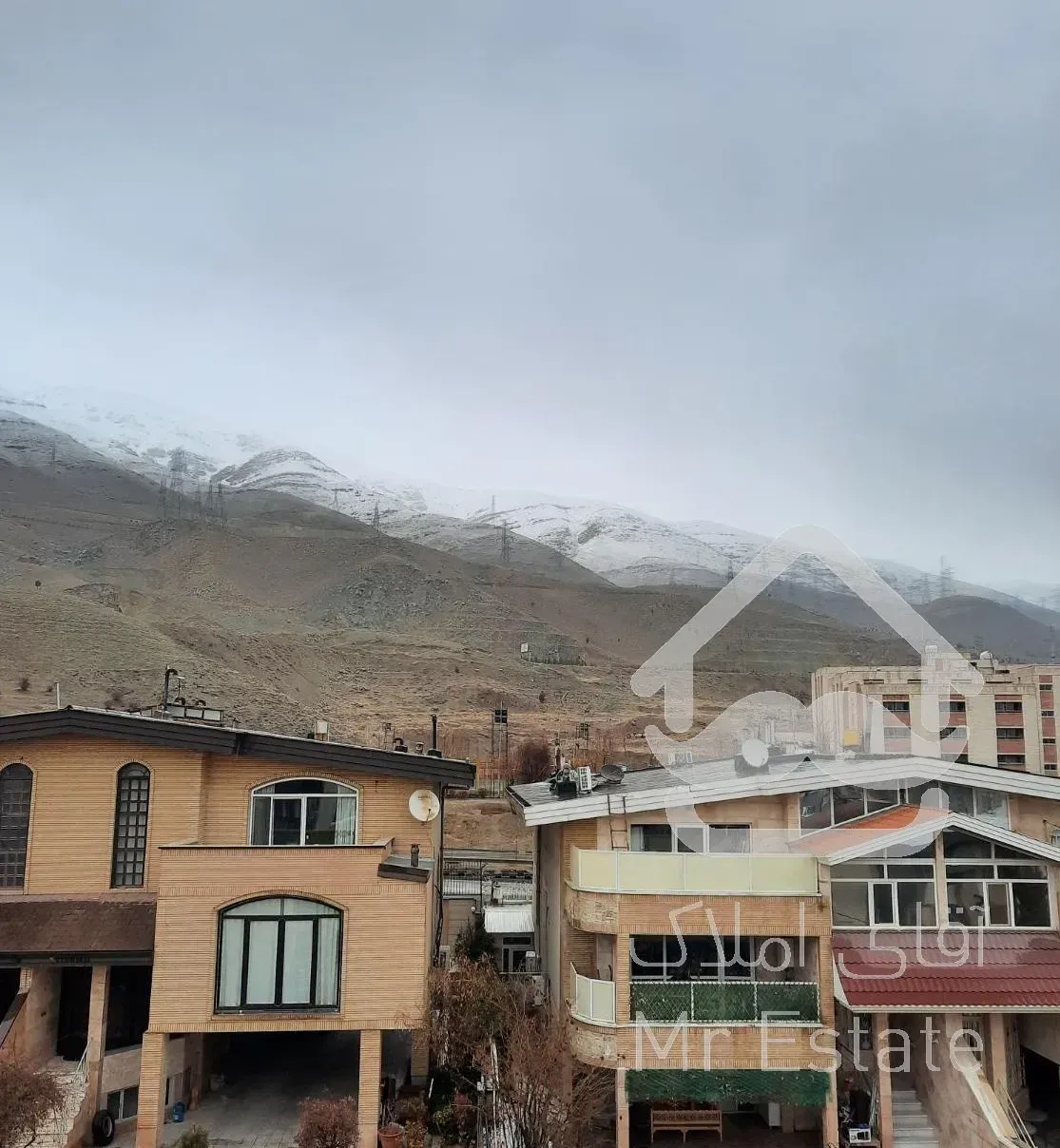 ۳۳۷ متر خانه ویلایی شهرک دانشگاه شریف منطقه ۲۲ اردستانی چیتگر