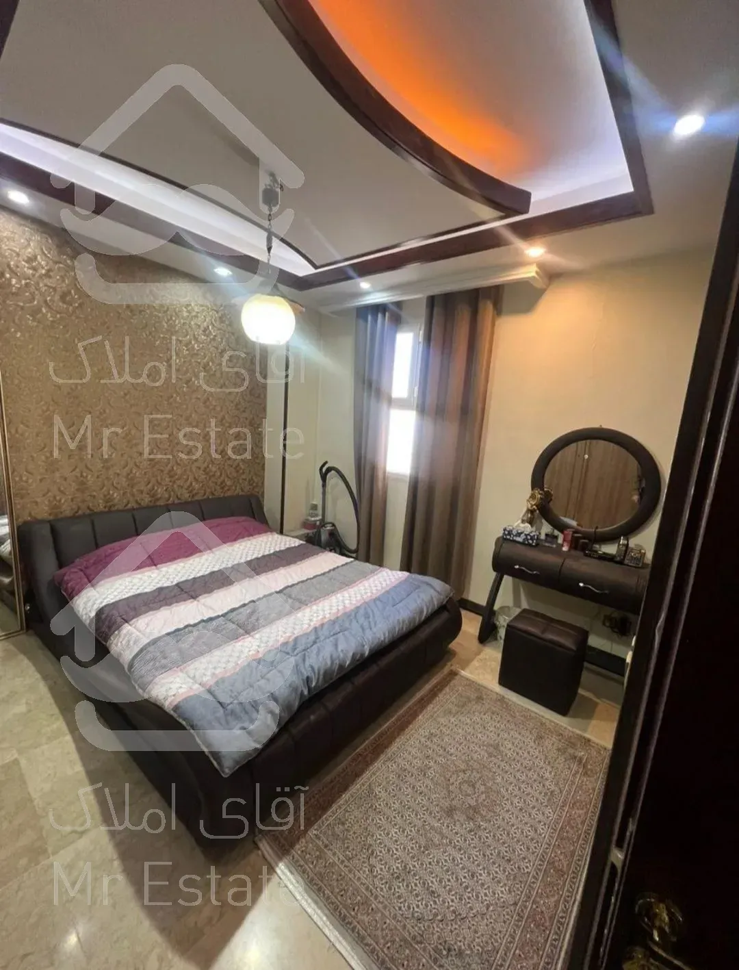 ۹۰متر*سالن یک تکه بدون پرتی*تاپ لوکیشن