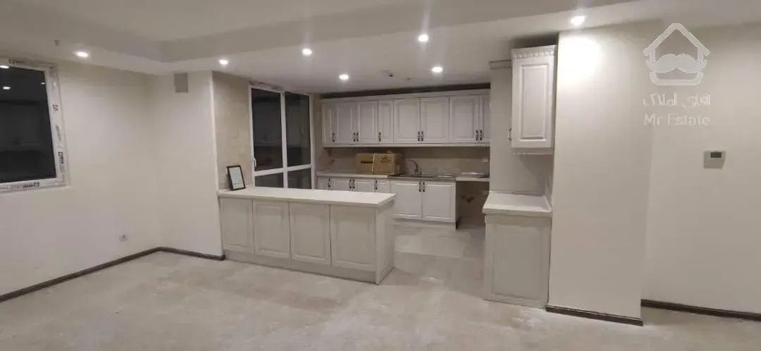 ۹۵متر*کل فضاها نور مستقیم خورشید*کم واحد*تاپ لوکیشن