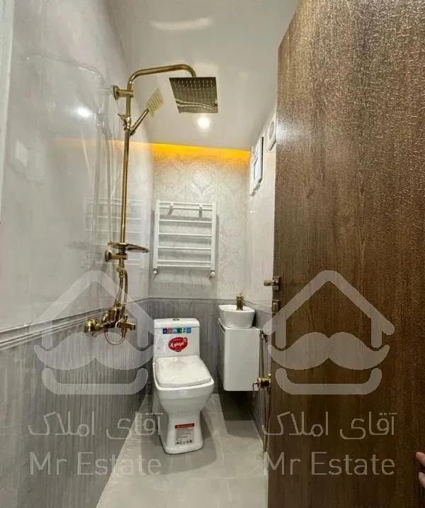 ۷۰ متر.     دو خواب.   پارکینگ‌دار.   کارون