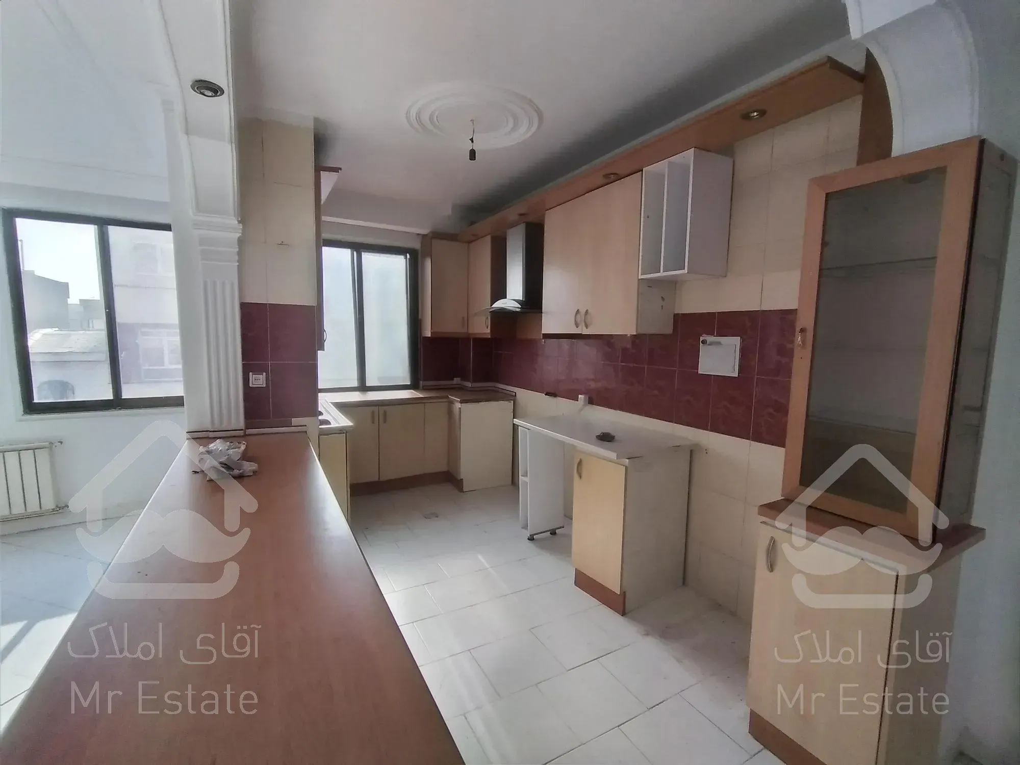 آپارتمان ۱۰۵ متر.تمیز. بلوار اباذر.کوچه گلستان ۲۹