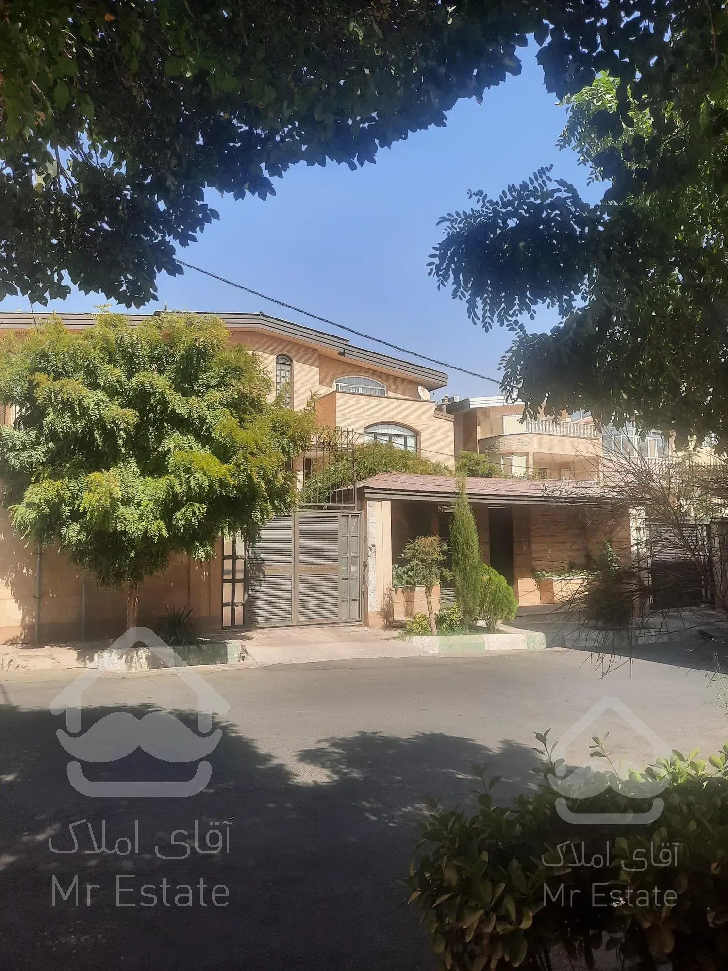 خانه ویلایی دربست مستقل دوبلکس ۳۴۰ متر شهرک دانشگاه شریف منطقه ۲۲