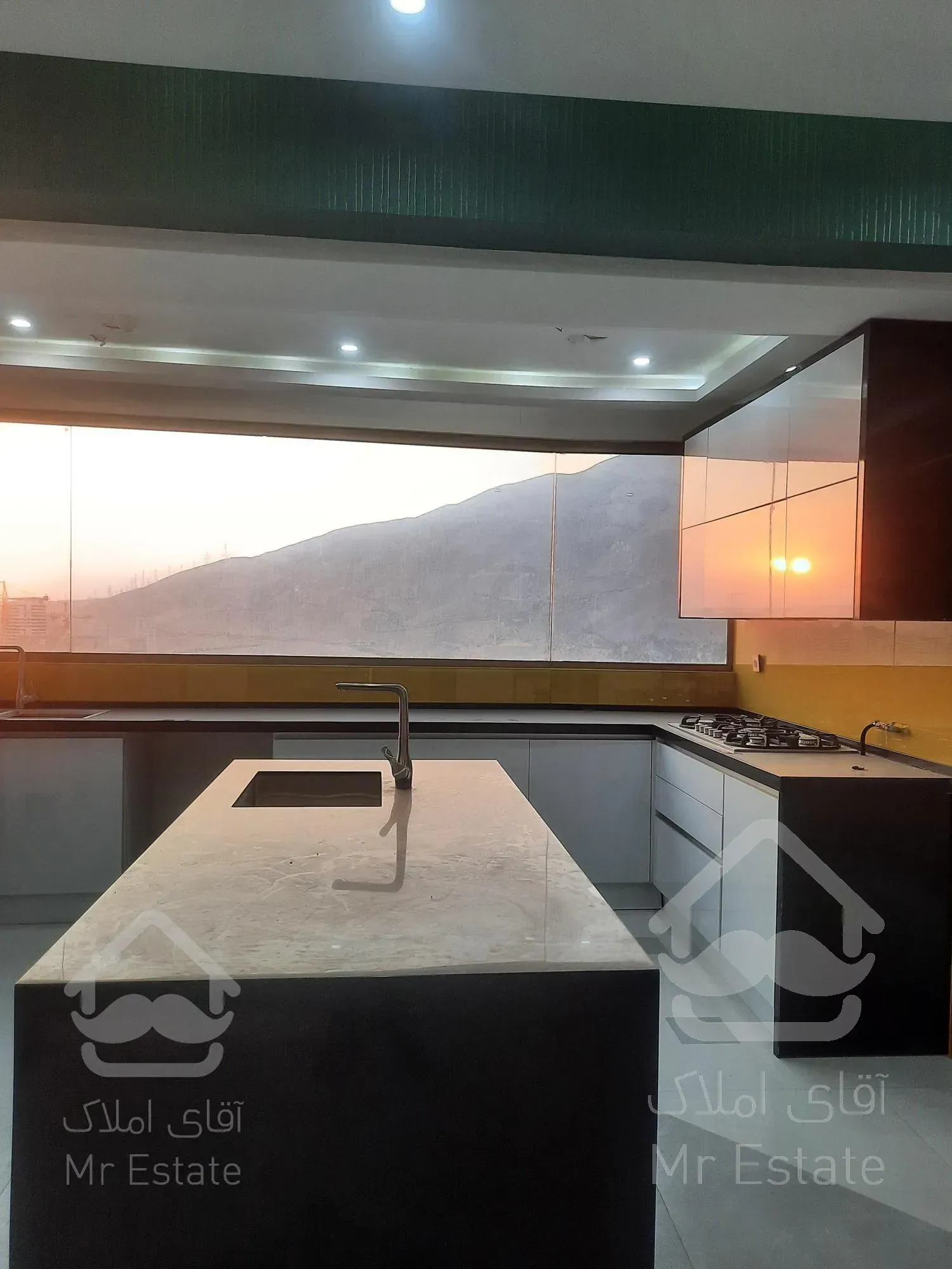 پنت هاوس ۳۷۰ متر برج G چیتگر ایرانمال + مشاعات آبی منطقه ۲۲ خرازی طبقه آخر ویوالدی کوهستان و دریاچه