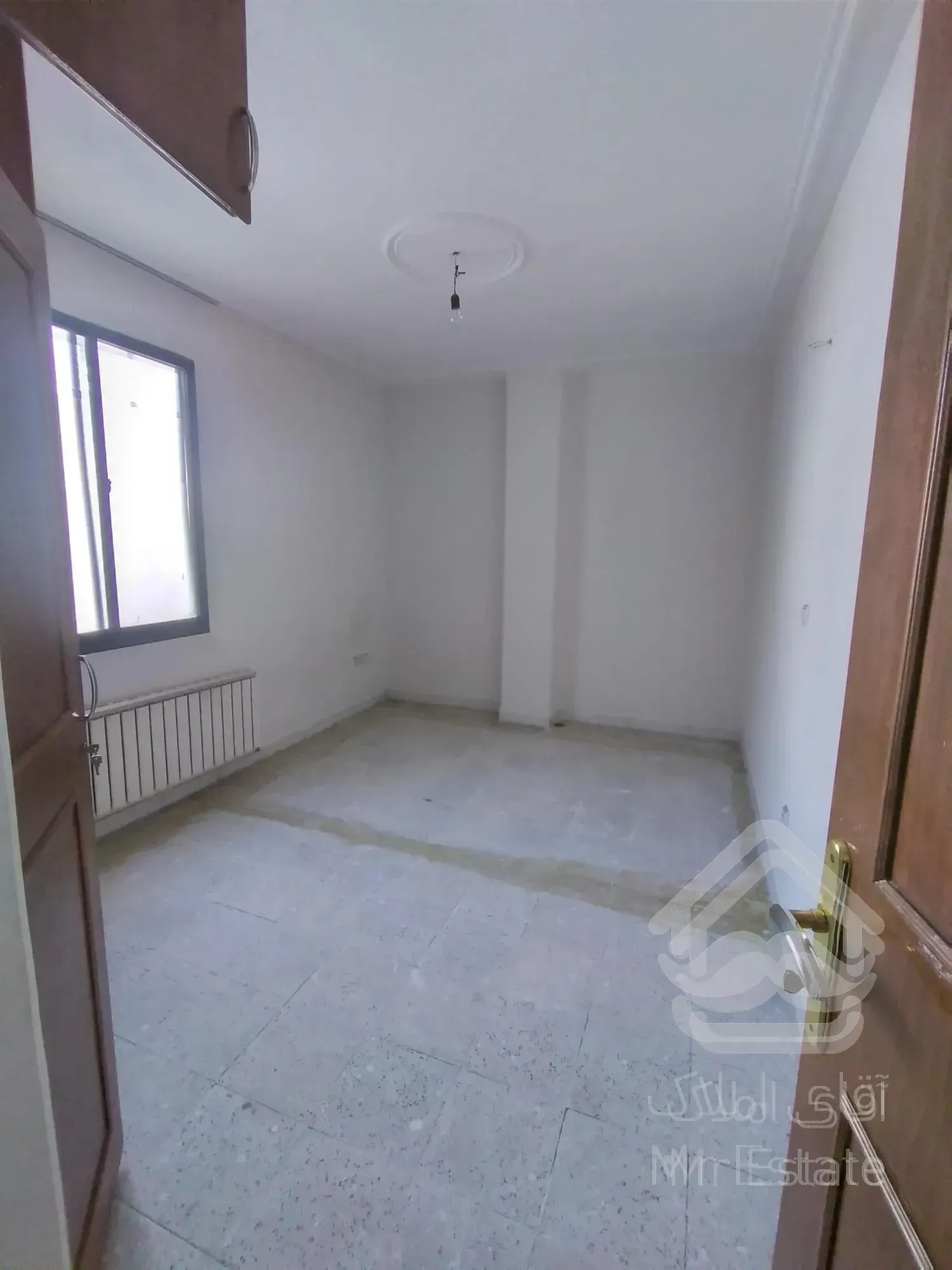 آپارتمان ۱۰۵ متر.تمیز. بلوار اباذر.کوچه گلستان ۲۹