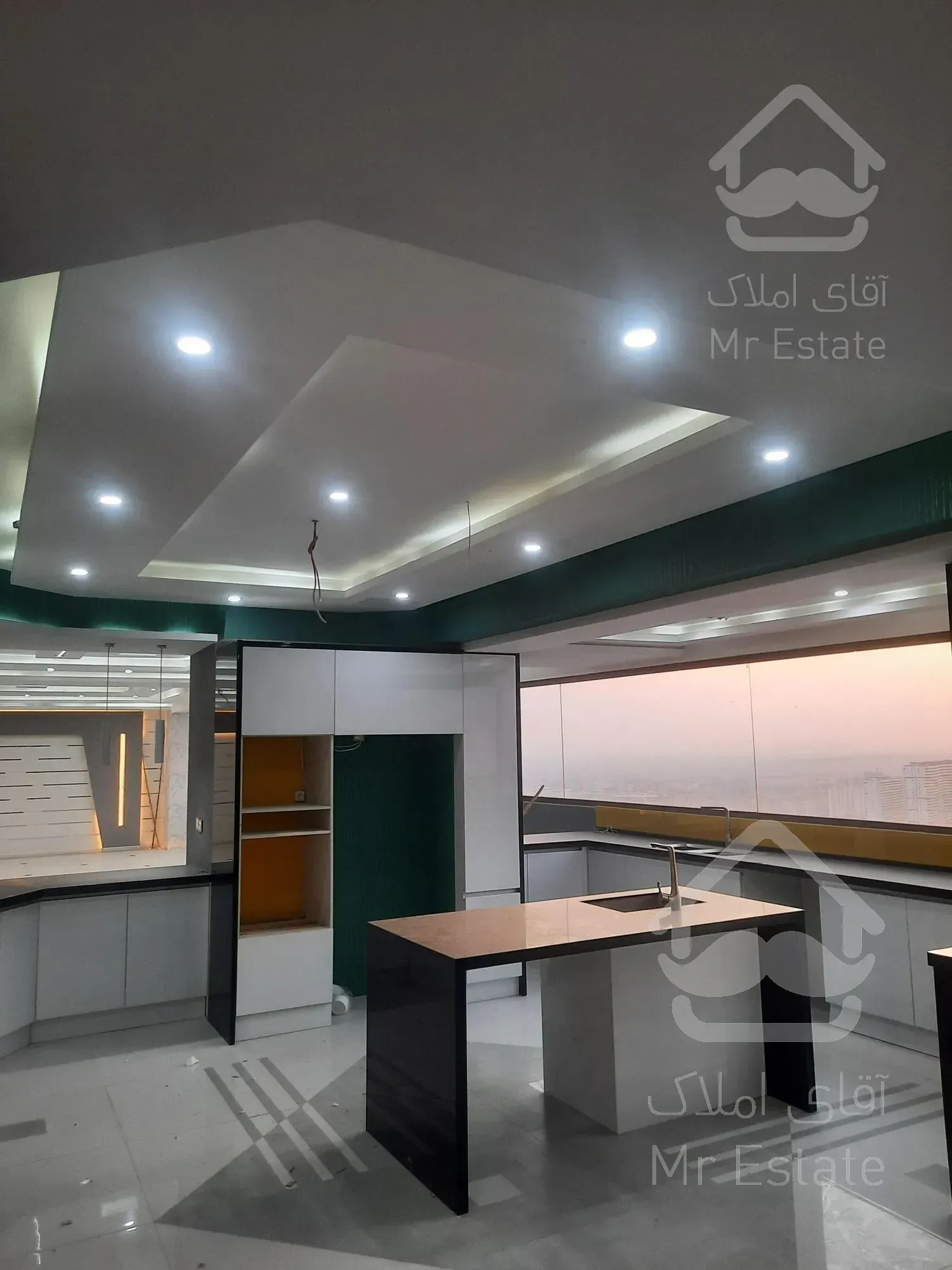 پنت هاوس ۳۷۰ متر برج G چیتگر ایرانمال + مشاعات آبی منطقه ۲۲ خرازی طبقه آخر ویوالدی کوهستان و دریاچه