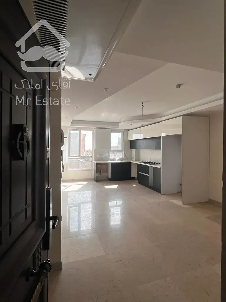 ۸۲ متر فول امکانات رو به آفتاب در سازمان برنامه