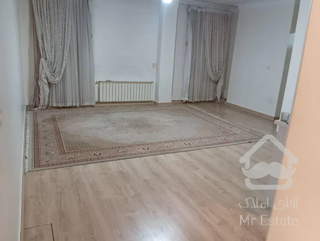 ۶۸متر/سالن پرده خور جنوبی/غرق درنور/بدون ضعف