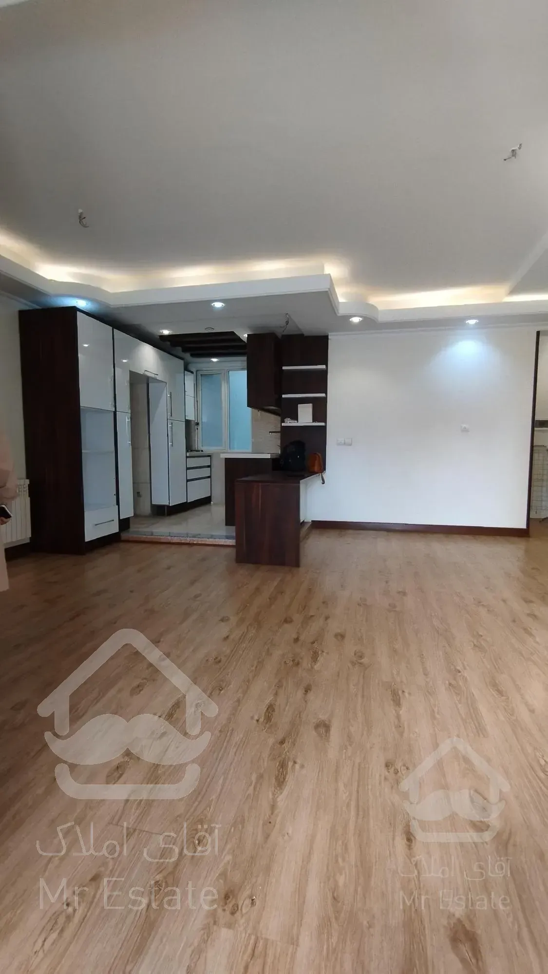 ۸۰متر*خطی رو به آفتاب*بدون پرتی*کم واحد