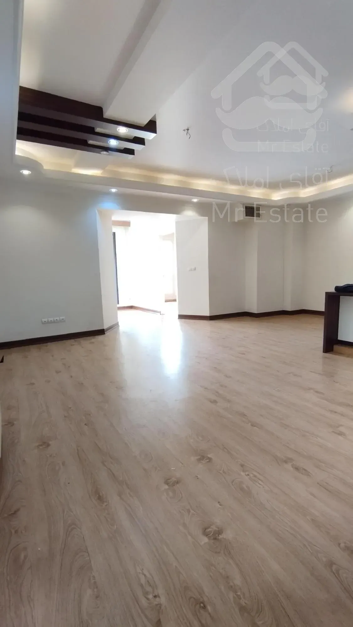 ۸۰متر*فول امکانات*سالن پرده خور جنوبی