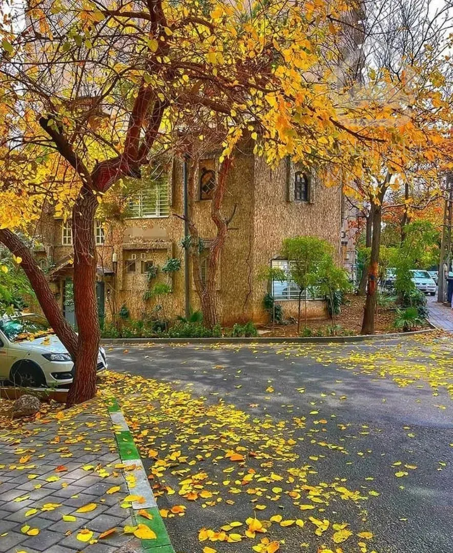 خونه ویلایی ۵۰۰متری در شهرک راه آهن منطقه۲۲