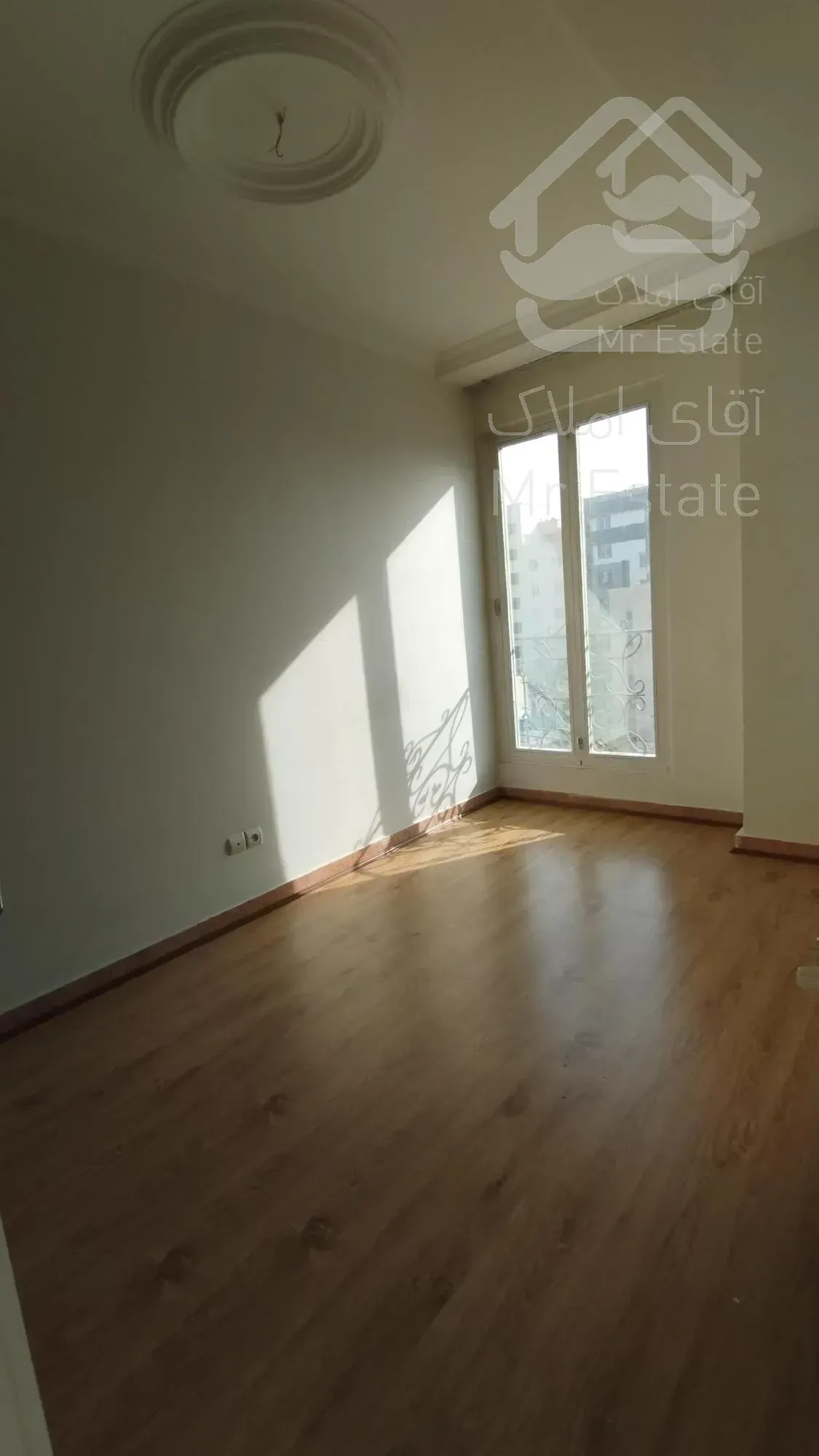 ۸۰متر/روبه جنوب/بسیار خوش نور نقشه/