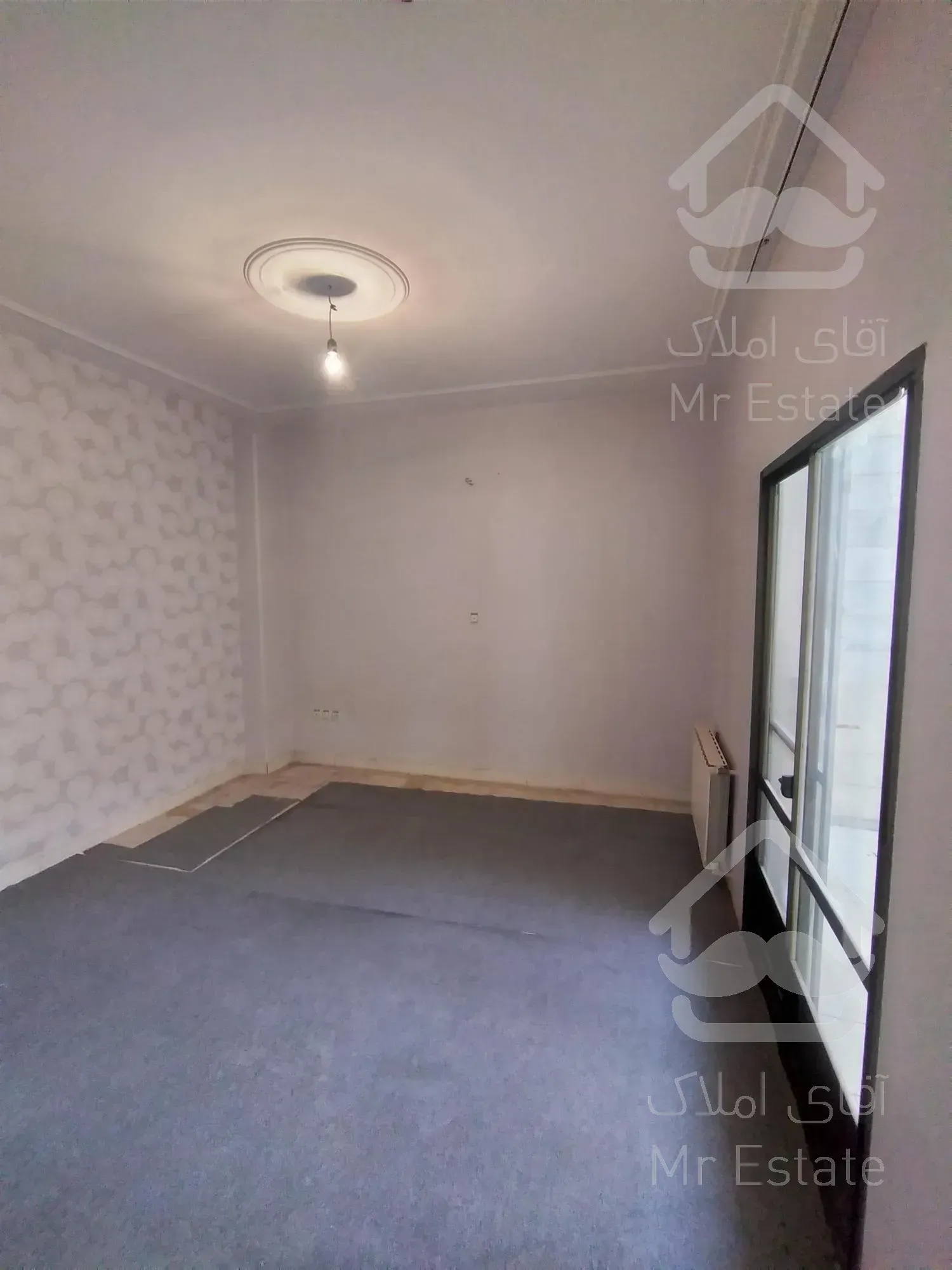 آپارتمان ۱۰۵ متر.تمیز. بلوار اباذر.کوچه گلستان ۲۹