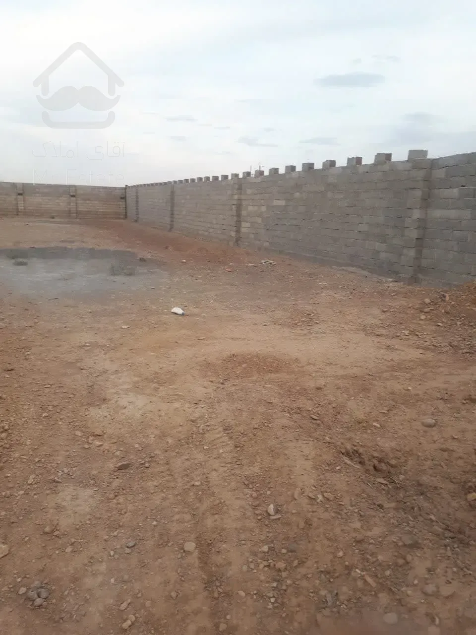 زمین 4 دیواری باغی / حاجی آباد نجف آباد