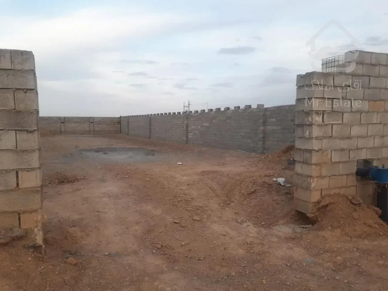 زمین 4 دیواری باغی / حاجی آباد نجف آباد