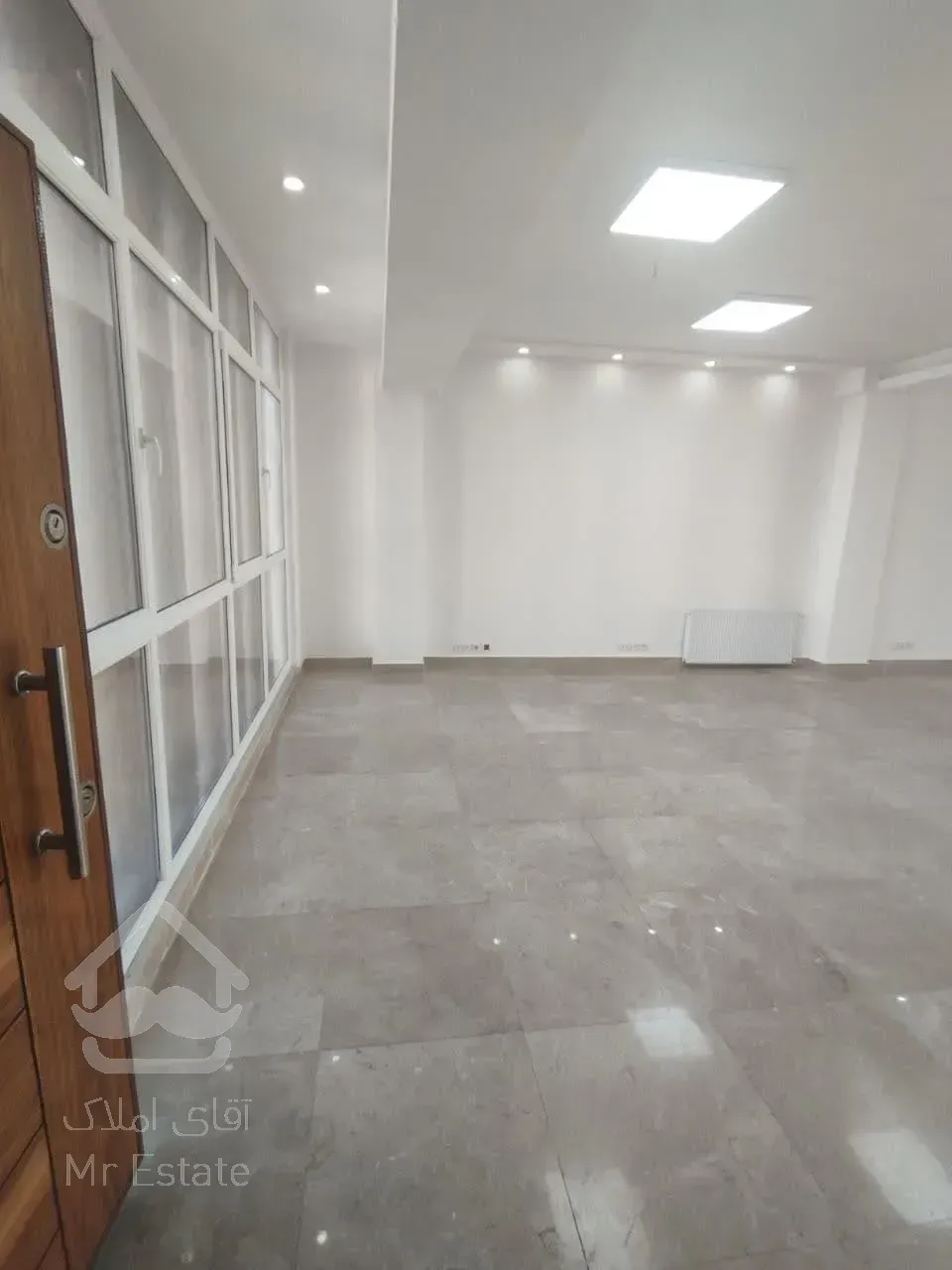 اجاره موقعیت اداری       240 متر      میرزای شیرازی