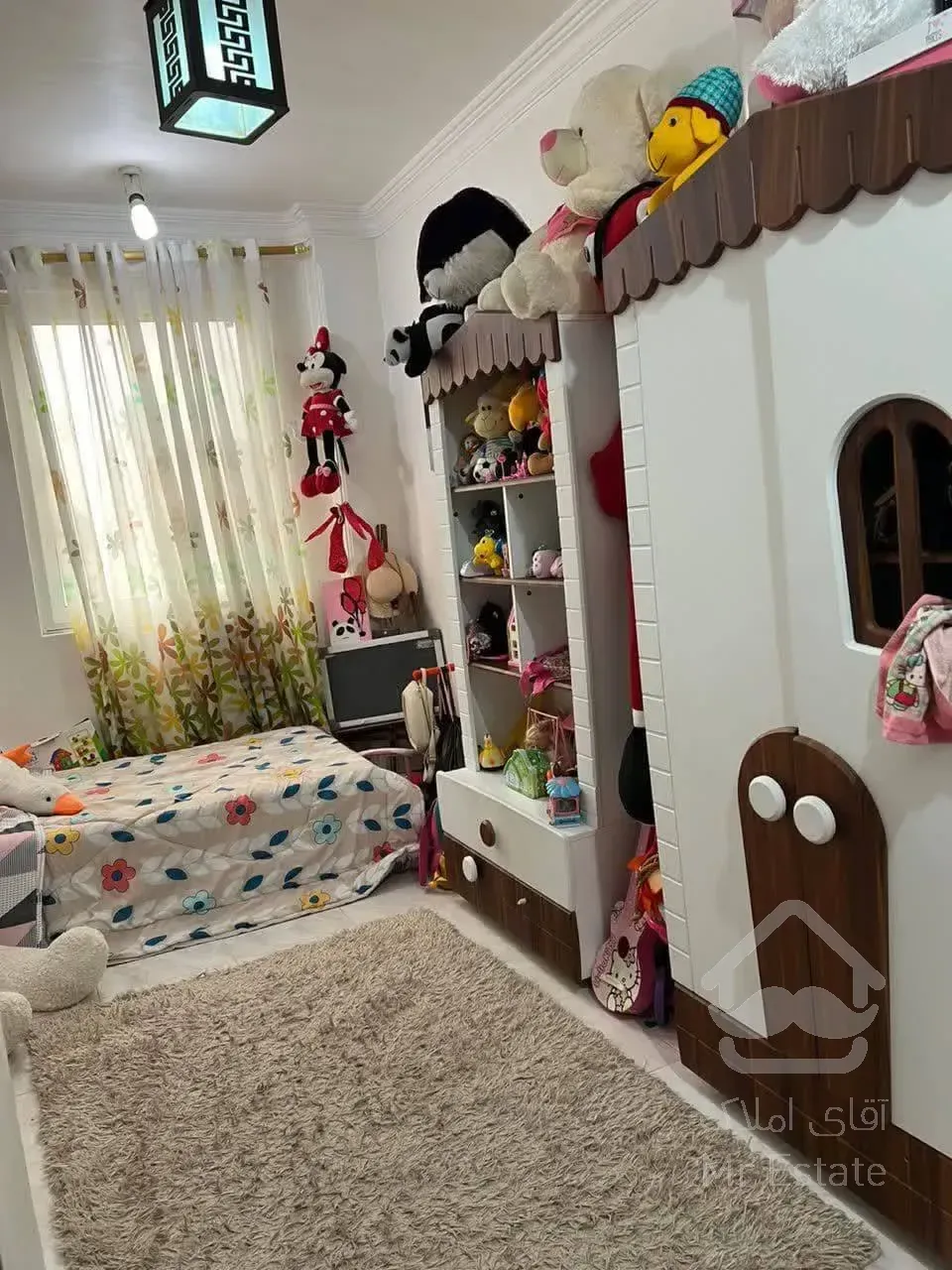 واحد 100 متری دو خواب پارکینگ دار