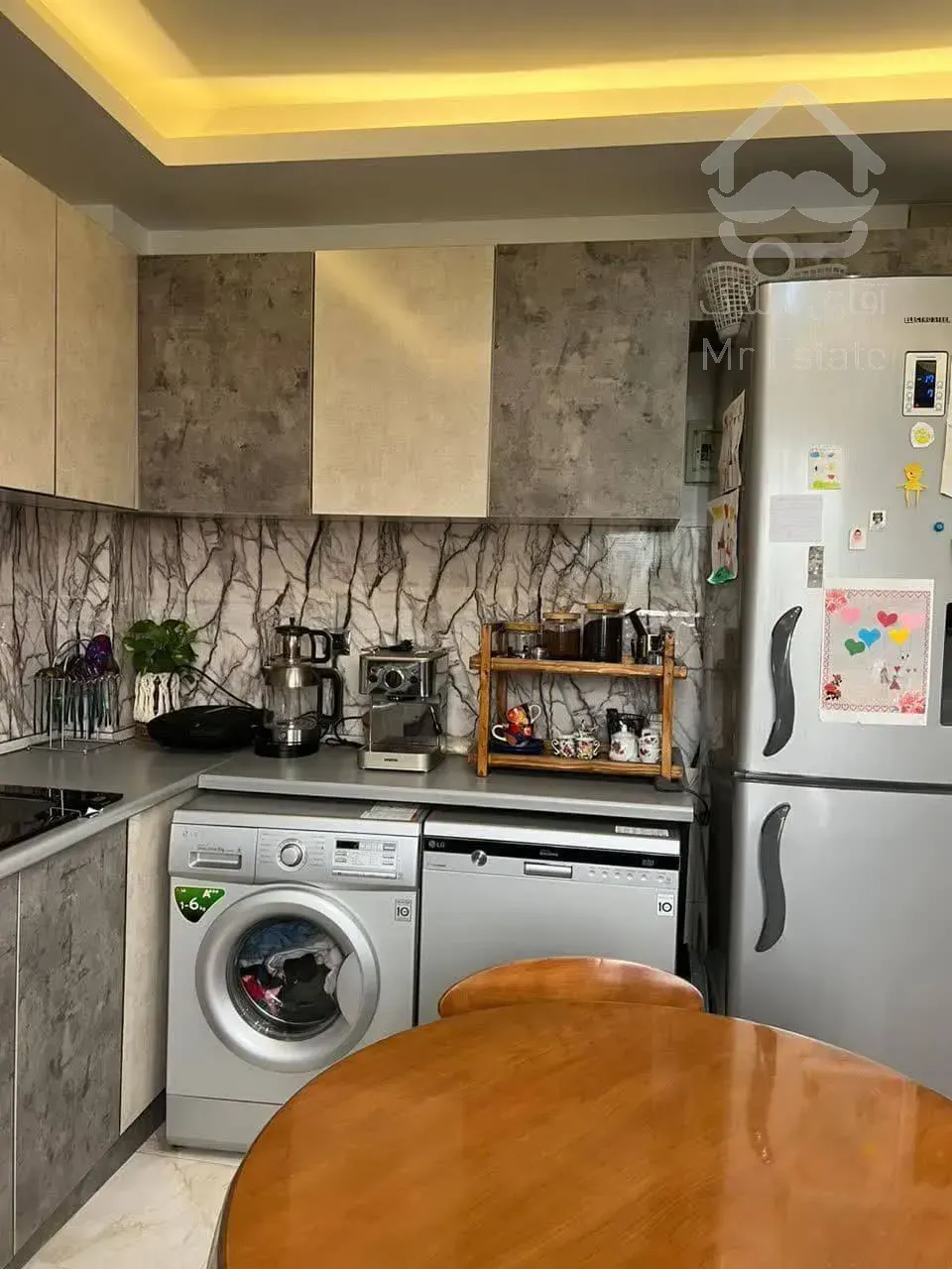 واحد 100 متری دو خواب پارکینگ دار