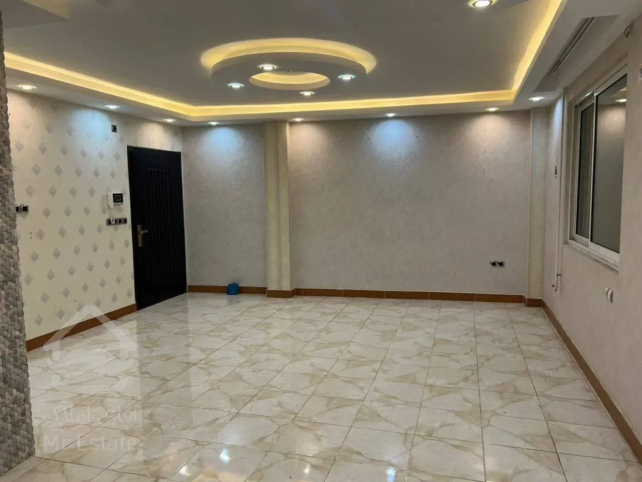 واحد 100 متری دو خواب پارکینگ دار