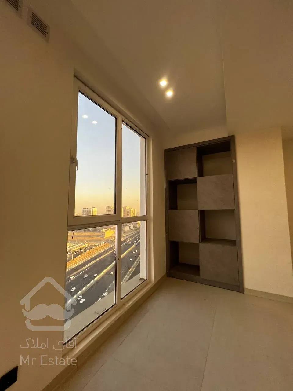 آپارتمان مسکونی با لابی مجلل در غرب تهران