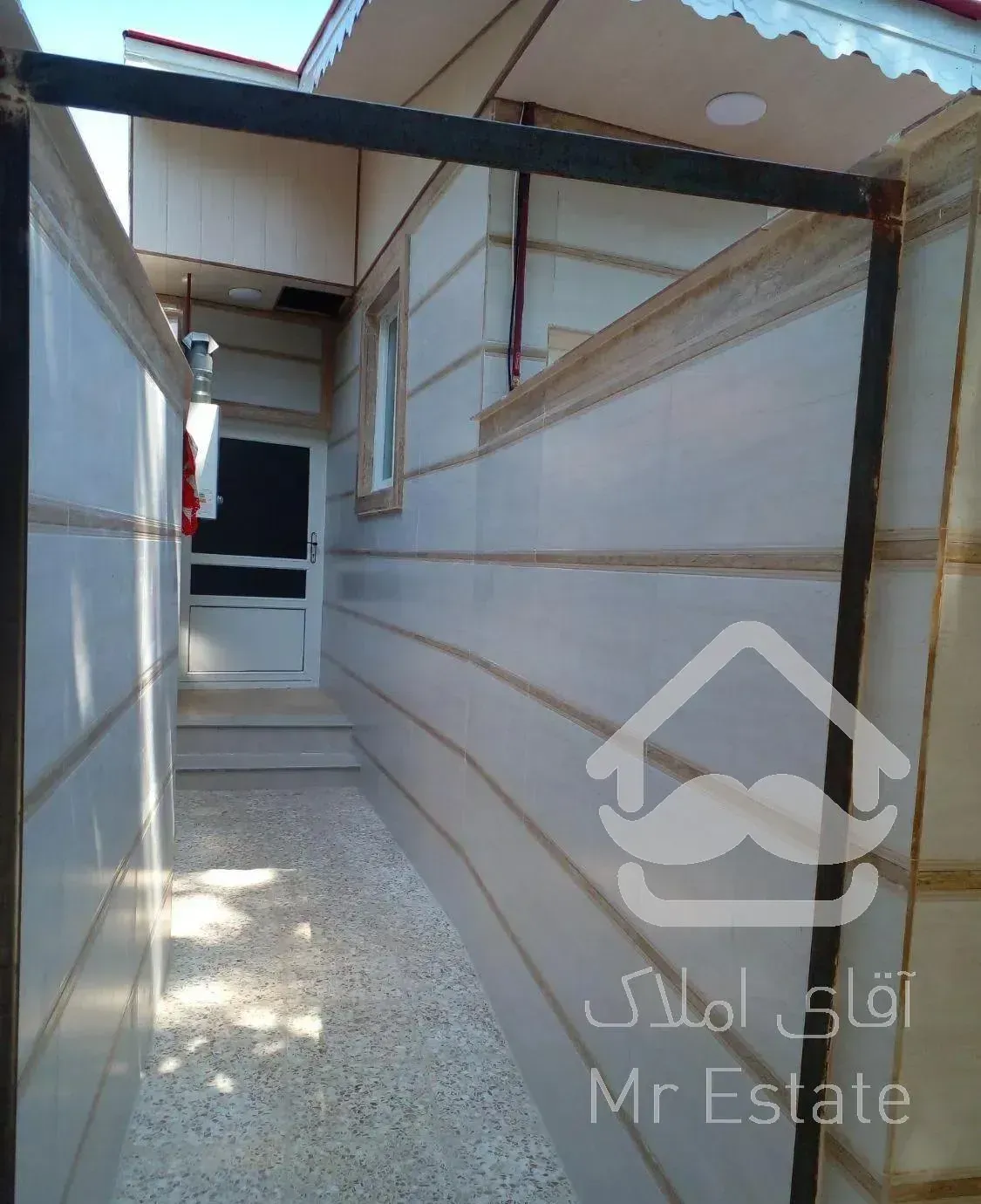 سوئیت ۵ واحد دربست نوساز تمیز با پارکینگ