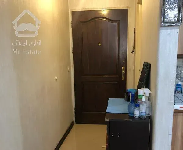 95متر/ 2خواب /صادقیه بلوار گلاب/ با حیاط خلوت