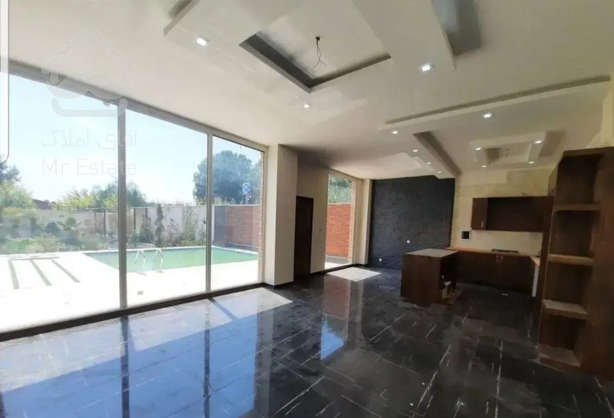 ویلا نوساز ۶۰۰ متری فول امکانات