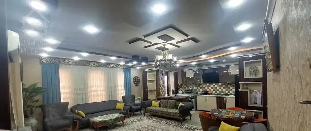 واحد ۹۵متری اسانسور دار خ شهدا ط۲.املاک قیومی نیا