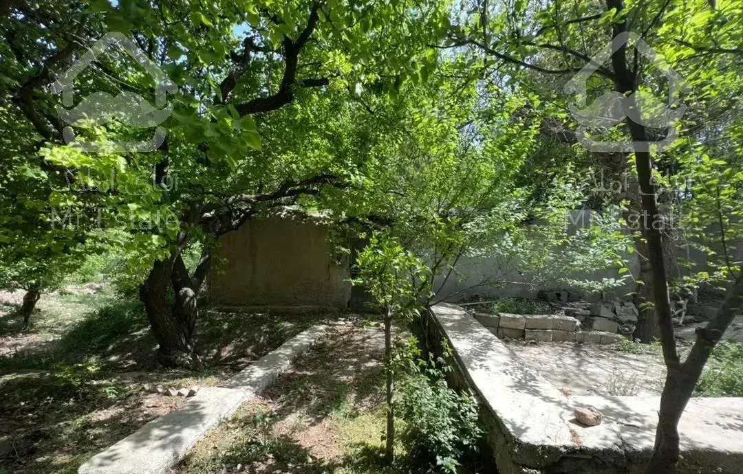 باغ ۲۱۰۰ متری با بنای ۵۰۰ متری