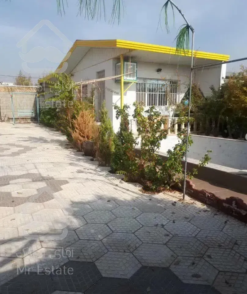 باغچه مشجر بالای اتوبان چهاردیواری