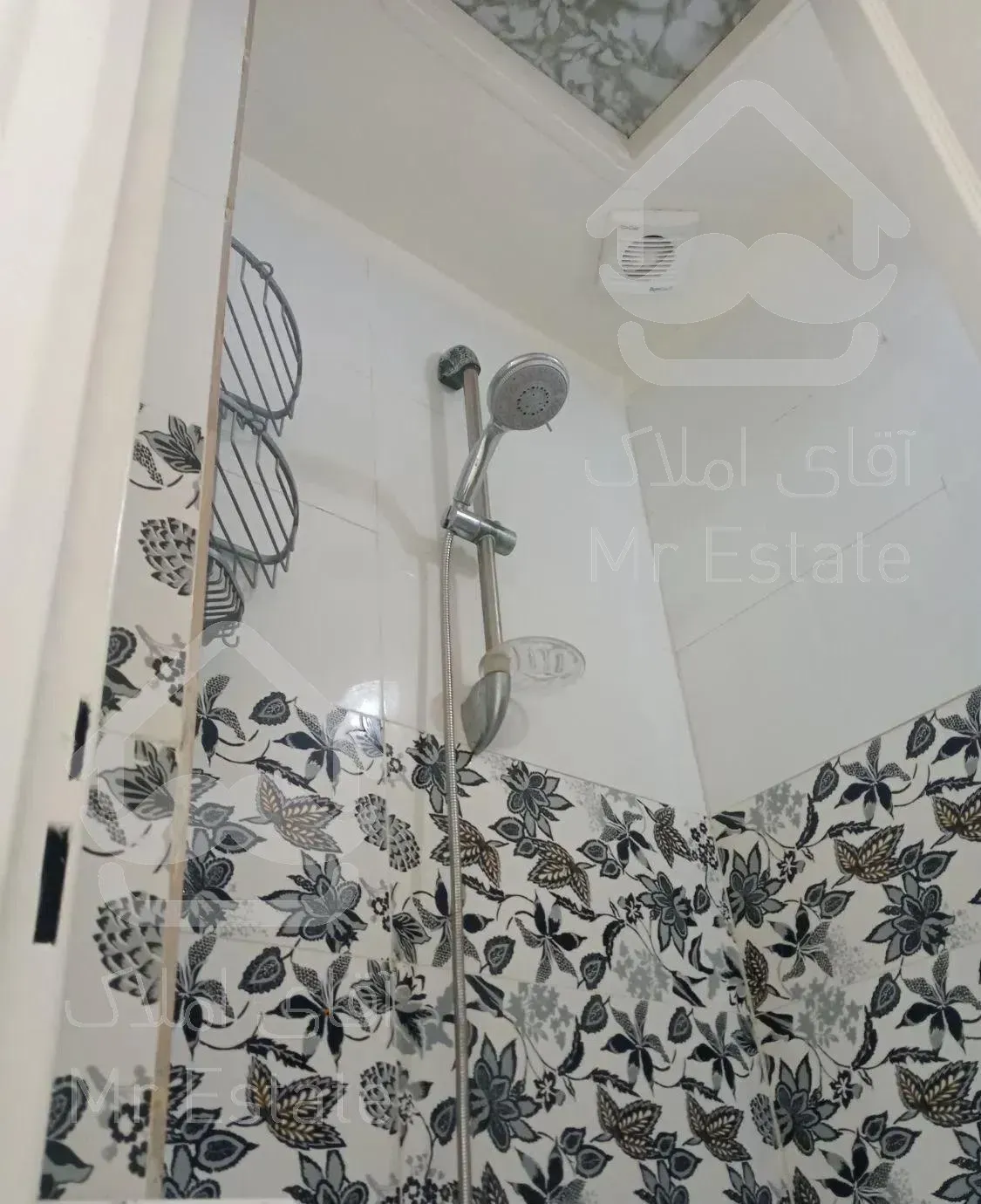 ۶۰ متری تکواحدی در فرجام ، علم و صنعت،  حیدرخانی