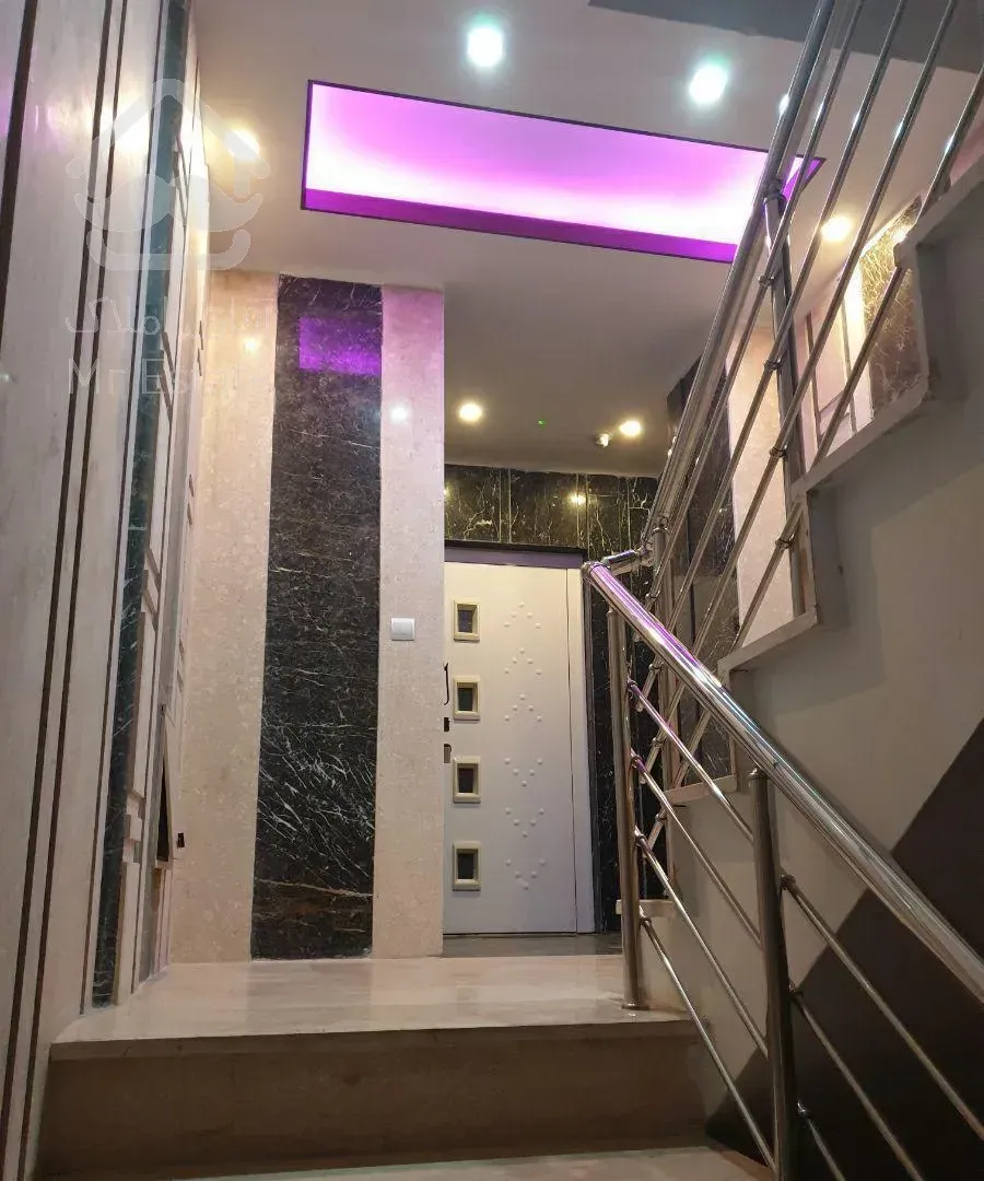 81متری/کلیدنخورده/طبقه سوم/پارکینگ آسانسورانباری