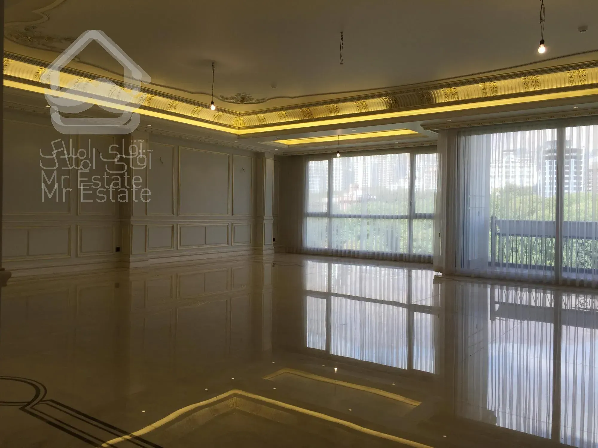 ۷۰۰ متر پنت هاوس + ۲۶۰ متر روف اختصاصی