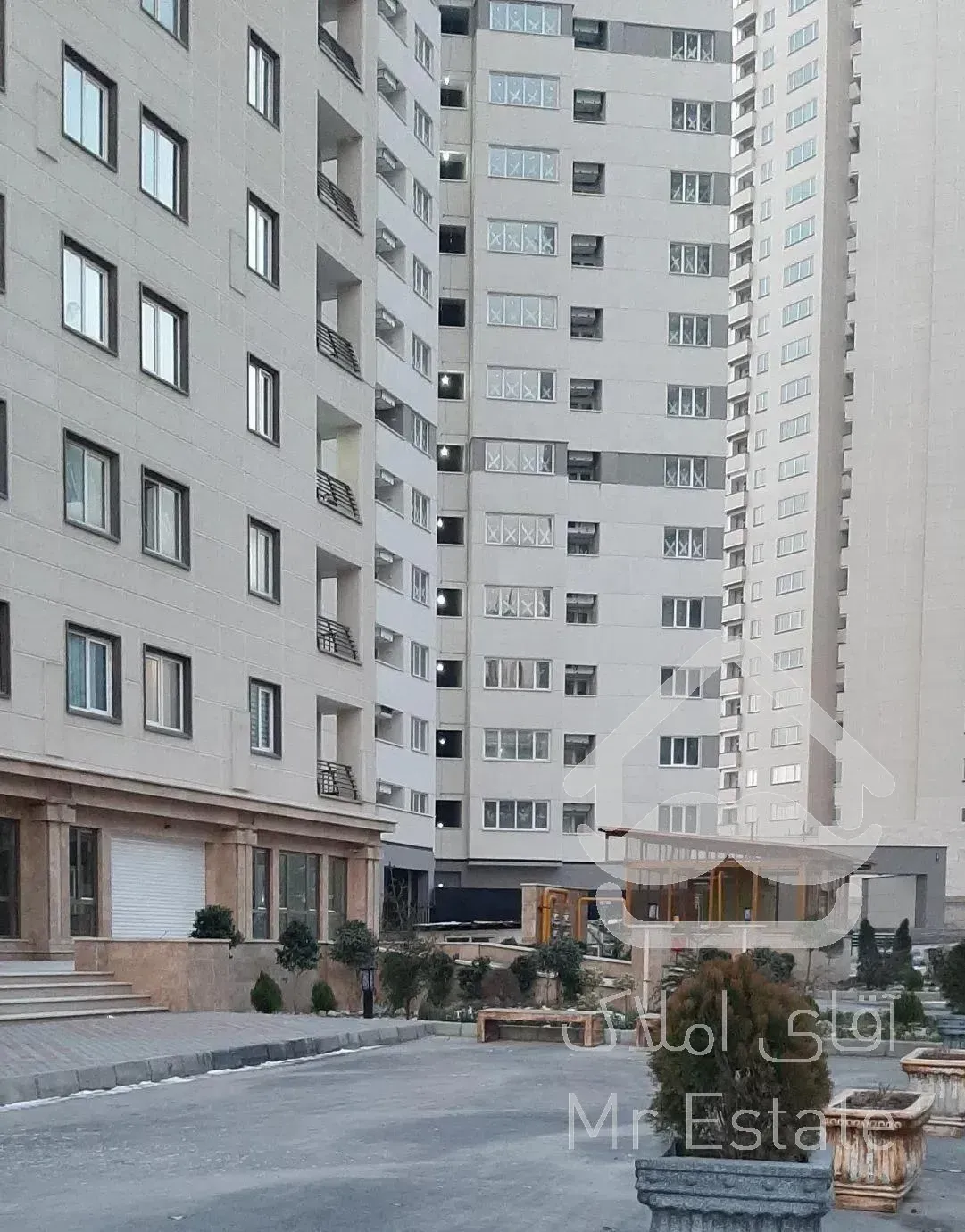 آپارتمان ۲۱۰ متری ۳ خواب ، بالکن بزرگ