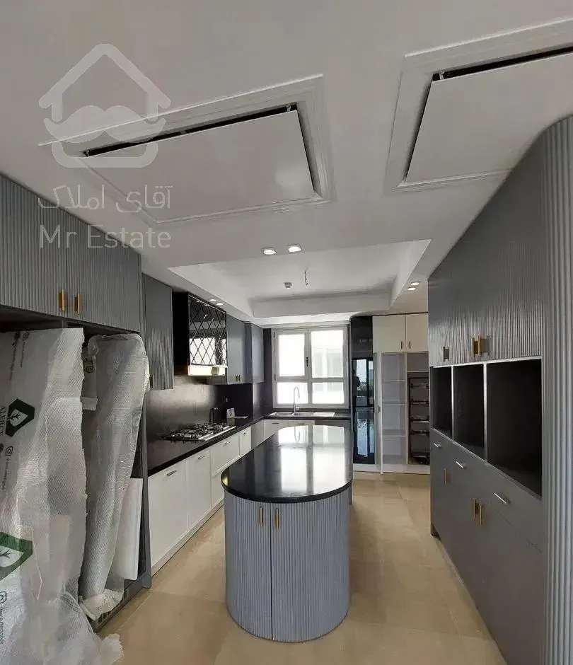 تاپ لوکیشن پاسداران/ ۱۸۰متر / سازنده بنام