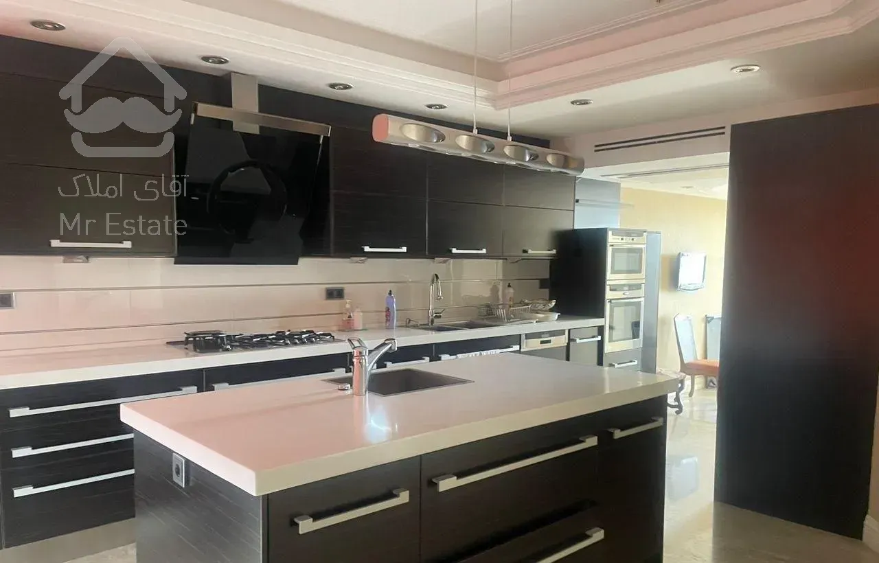 نیاوران ۲۸۰ متر ۳ خواب پلان عالی فول امکانات