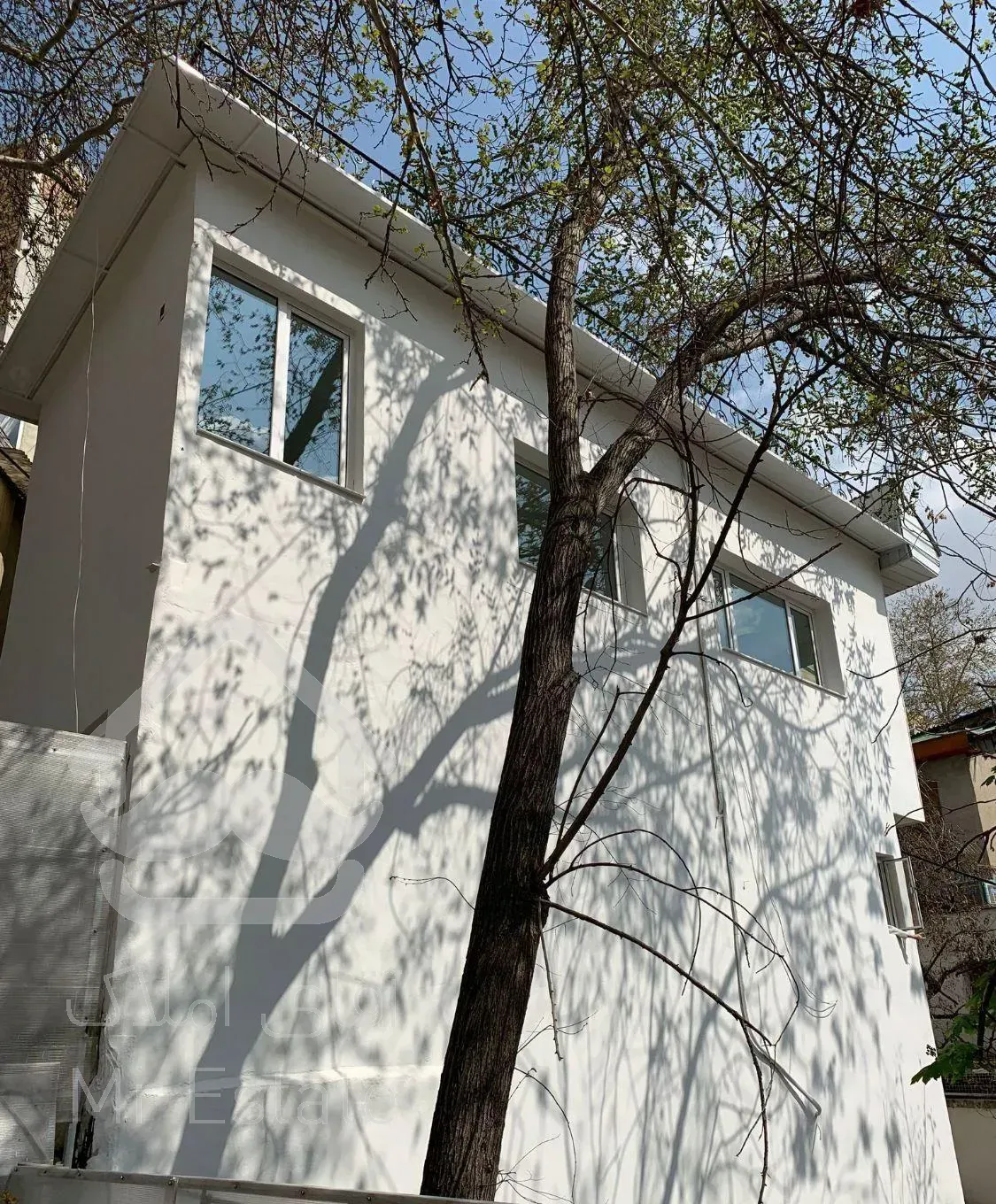 فروش آپارتمان ۱۸۰ متری ۲ خوابه همکف در دربند