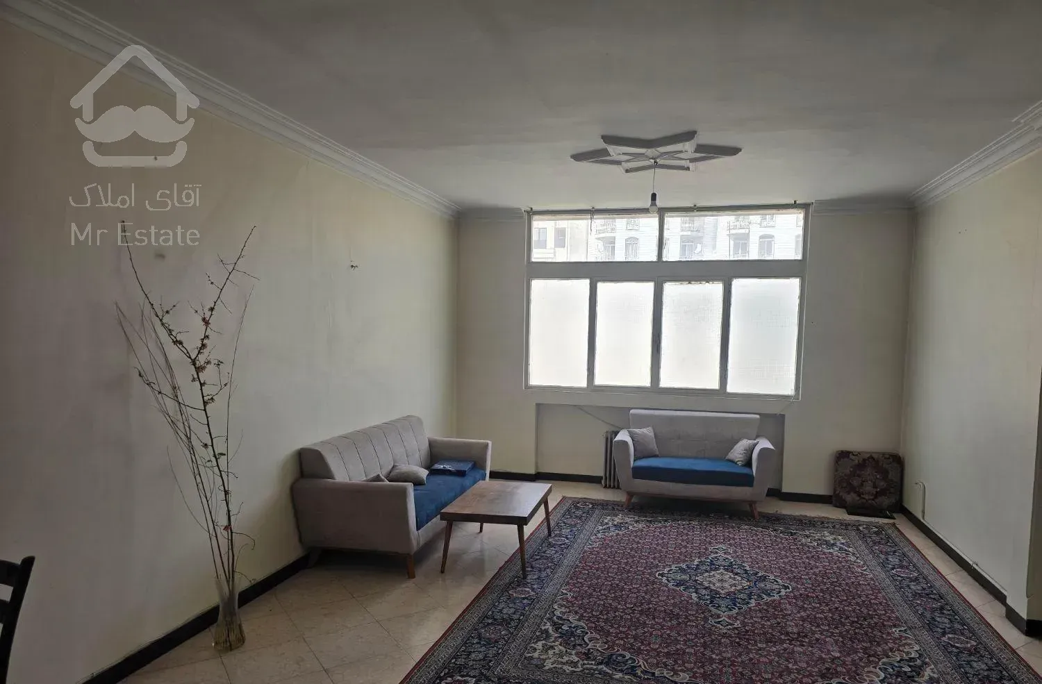 فروش آپارتمان ۱۰۰ متری ۲ خوابه طبقه ۳ در صادقیه