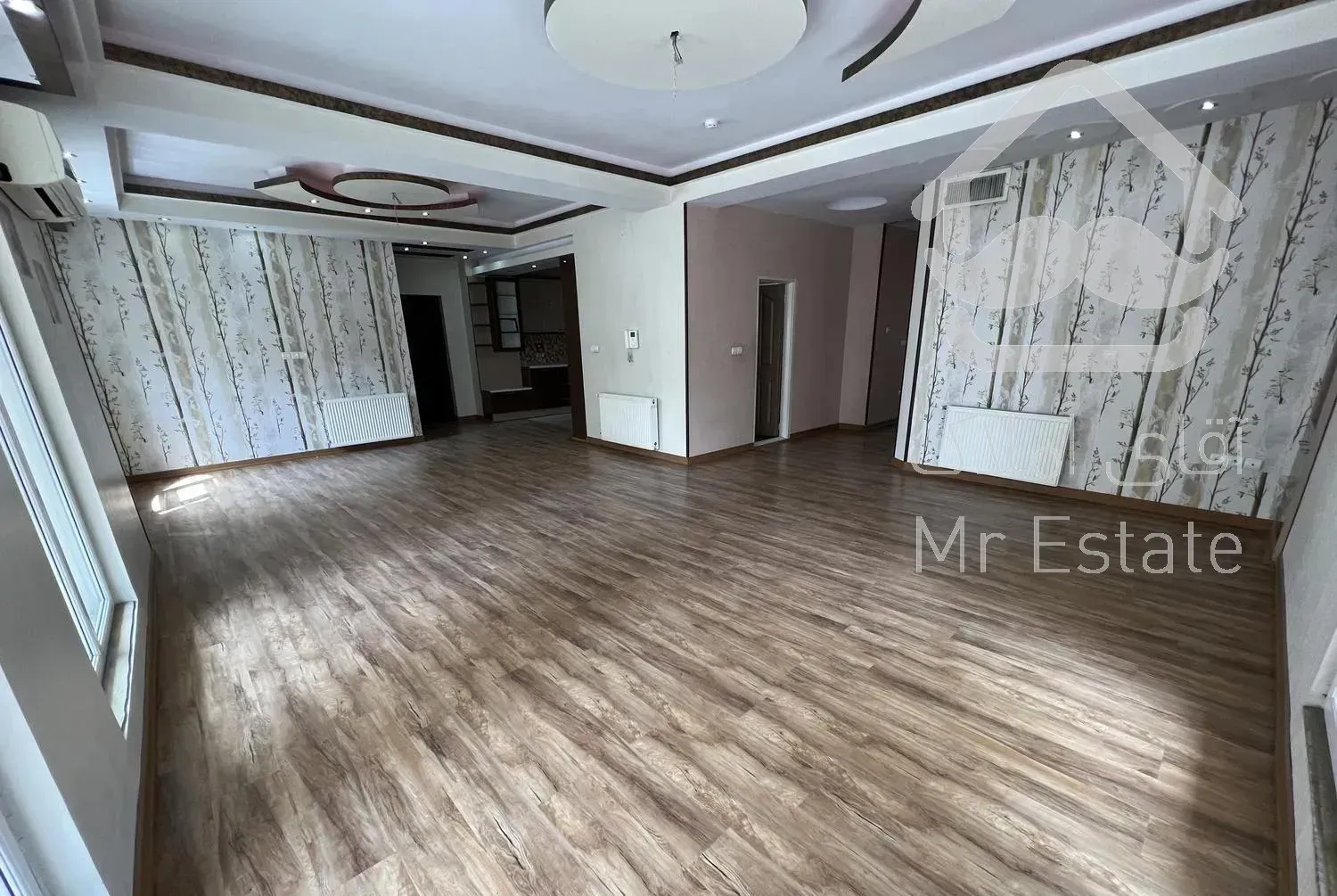 ۱۶۵متر۳خواب/۷۷قدمیِ‌دریاچه/اتاق‌رختکن/۲تراس‌سرتاسر