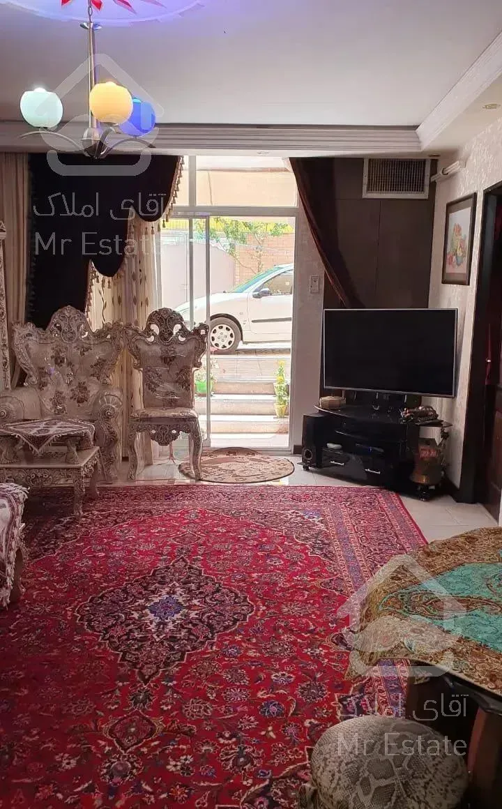 حیاط اختصاصی/جنوبی/تک واحدی