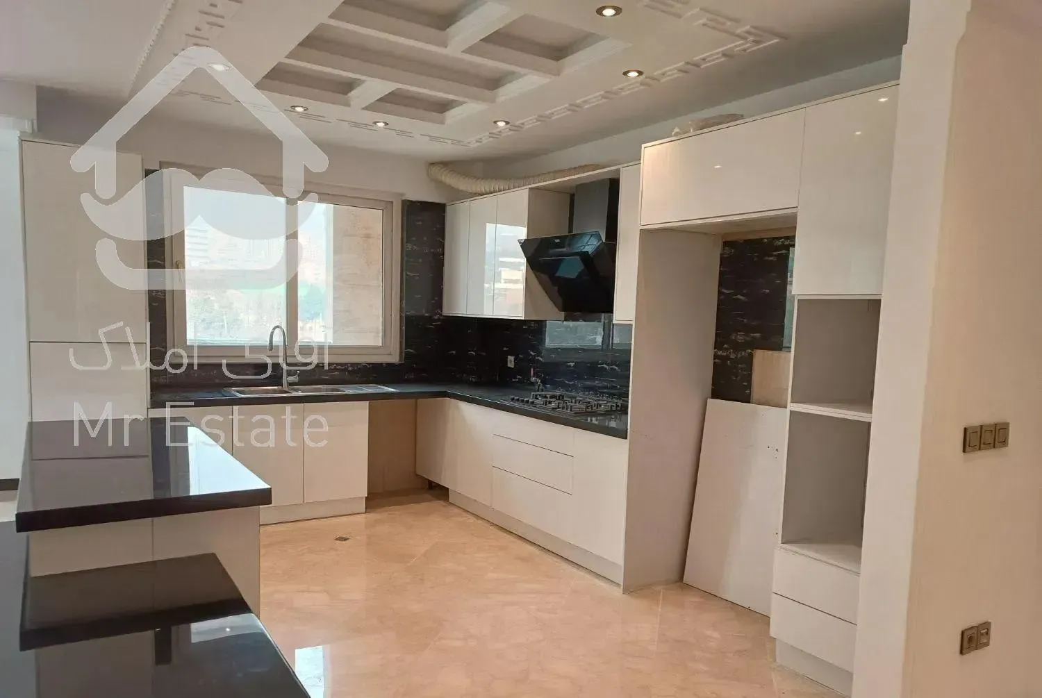 اوین ، ۲۱۰ متری تکواحدی دو جهت نور