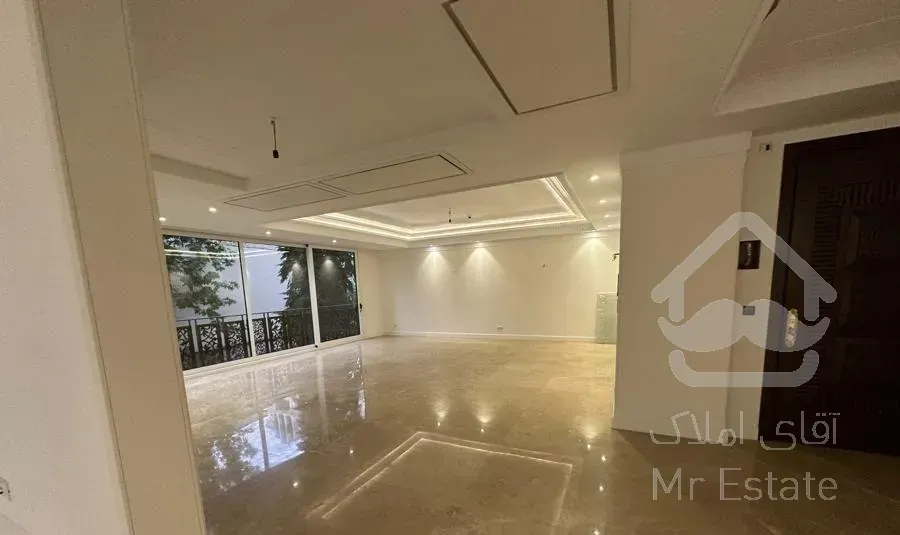 ۲۲۰ متر نوساز کلید نخورده / ۳ خواب لوکس